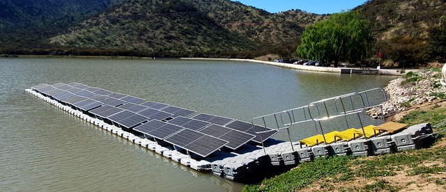 Planta Solar Flotante Canal Hospital Punto Solar.jpg